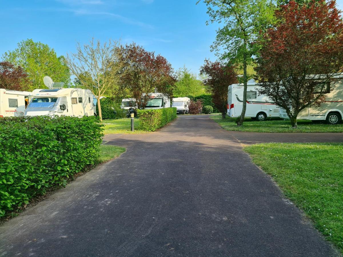 Resort & Camping - Val De Braye Besse-sur-Braye Экстерьер фото
